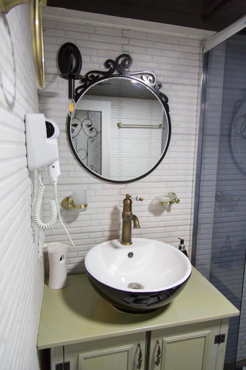 טביליסי Apartament On Aghmashenebeli 26 מראה חיצוני תמונה